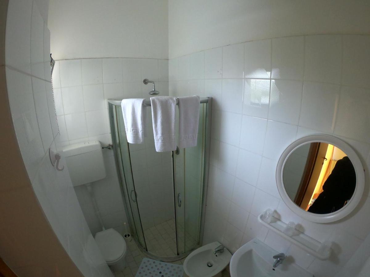 Bed & Breakfast Half Moon Airport Restaurant Rimini