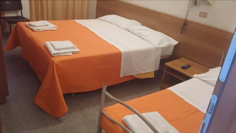 Couette-café Half Moon Airport Restaurant Rimini